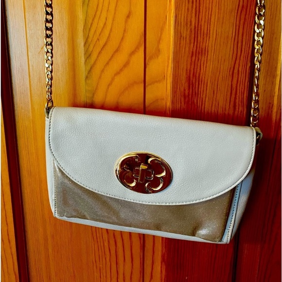 Emma Fox Handbags - 🌸Emma Fox soft leather shoulder/crossbody. Like new Buttery soft 100% leather💕